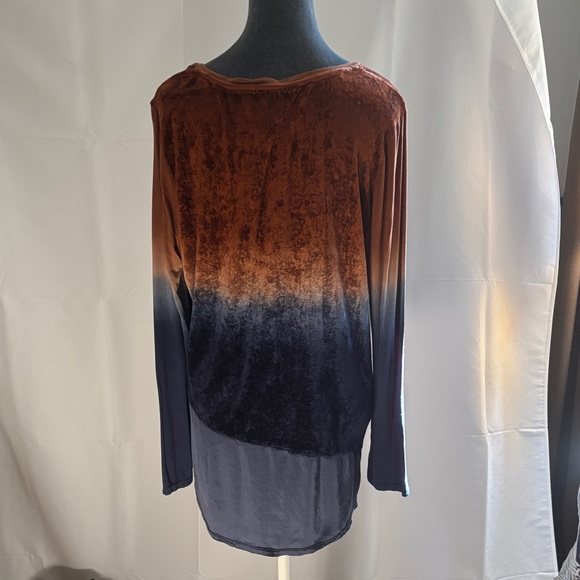 Chico's Znergy Size 2 Rust and Navy Ombre Tunic - Picture 2 of 2